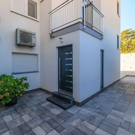 Romantisches Studio-apartment Mit Traumhaften Meerblick