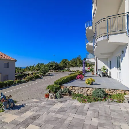 Romantisches Studio-apartment Mit Traumhaften Meerblick